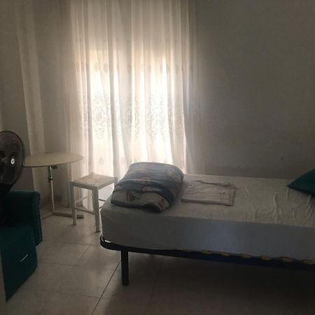 Malaga Habitacion En Apartamento Carlos Haya Apartment Luaran gambar